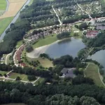 6pers Op Park Broeckhuys In Aan Groot Zwemplas Groene Heuvels In Het Land Maas&waal Vakantiehuis