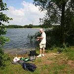 6pers Op Park Broeckhuys In Aan Groot Zwemplas Groene Heuvels In Het Land Maas&waal Vakantiehuis Ewijk