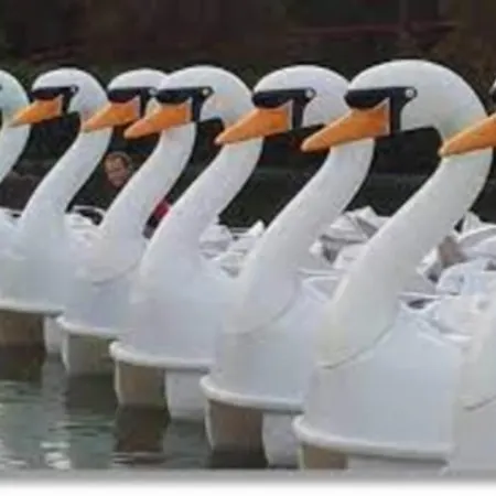 Broeckhuys Park Cottage: Lakeside Retreat For 6 * Ewijk