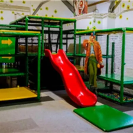 Broeckhuys Park Cottage: Lakeside Retreat For 6 Holiday home Ewijk