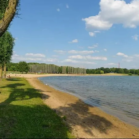 Holiday home Broeckhuys Park Cottage: Lakeside Retreat For 6 Ewijk