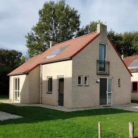 Holiday home Broeckhuys Park Cottage: Lakeside Retreat For 6 *