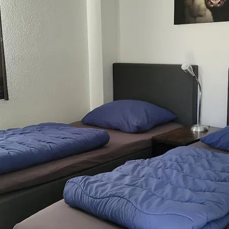 Broeckhuys Park Cottage: Lakeside Retreat For 6 Ewijk