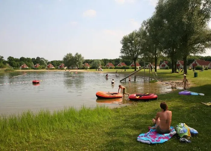 펜션 6pers Op Park 't Broeckhuys In Groot Zwemplas In Het Land Maas & Waal Niet Voor Arbeidsmigranten Ewijk