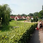 Prázdninový dům 6pers Op Park 't Broeckhuys In Groot Zwemplas In Het Land Maas & Waal Niet Voor Arbeidsmigranten