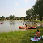 Prázdninový dům 6pers Op Park 't Broeckhuys In Groot Zwemplas In Het Land Maas & Waal Niet Voor Arbeidsmigranten Ewijk