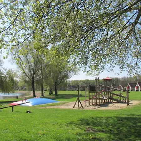 6pers Op Park 't Broeckhuys In Groot Zwemplas In Het Land Maas & Waal Niet Voor Arbeidsmigranten בית נופש