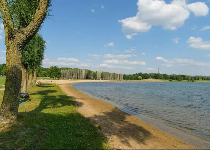 Holiday home Broeckhuys Park Cottage: Lakeside Retreat For 6 Ewijk